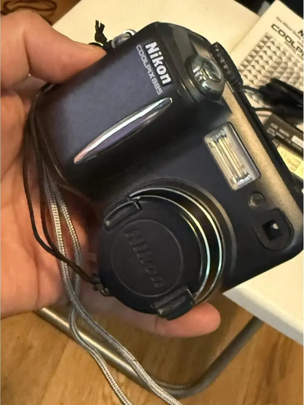 VTG Nikon Coolpix 885 Digital Camera With CF Memory Card ,W/manuals , ( Read)
